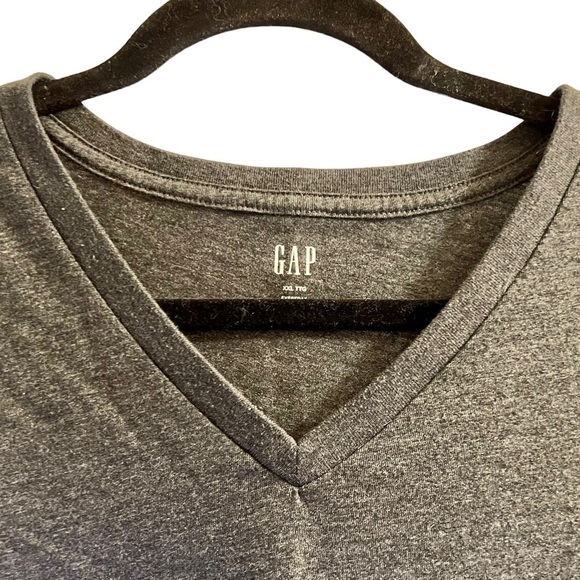 𝅺GAP T-Shirt V-Neck Gray  Sz XXL - Picture 1 of 6